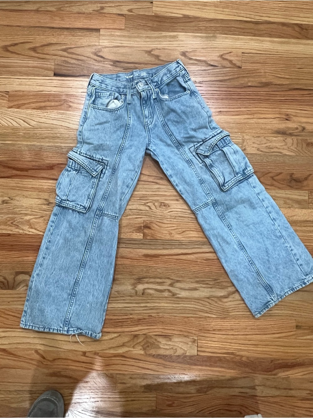 Girl’s Old Navy Light Blue Wide-Leg Cargo Jeans